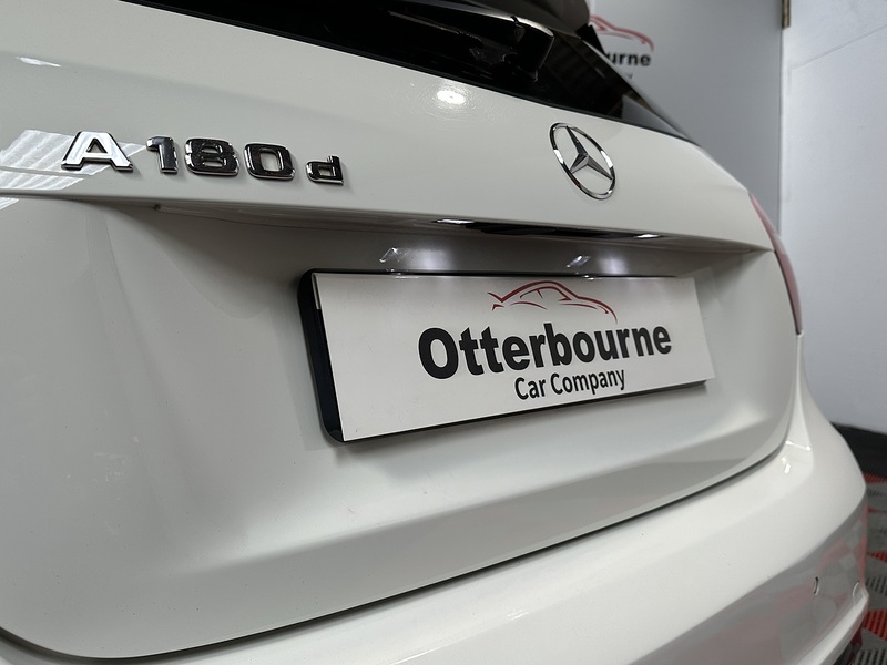 Mercedes-Benz A Class A180d AMG Line - U1401