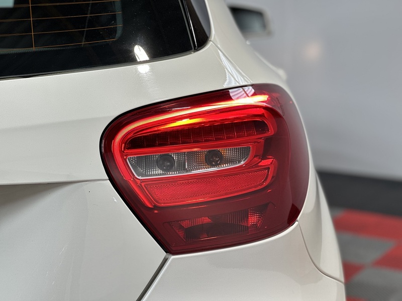 Mercedes-Benz A Class A180d AMG Line - U1401
