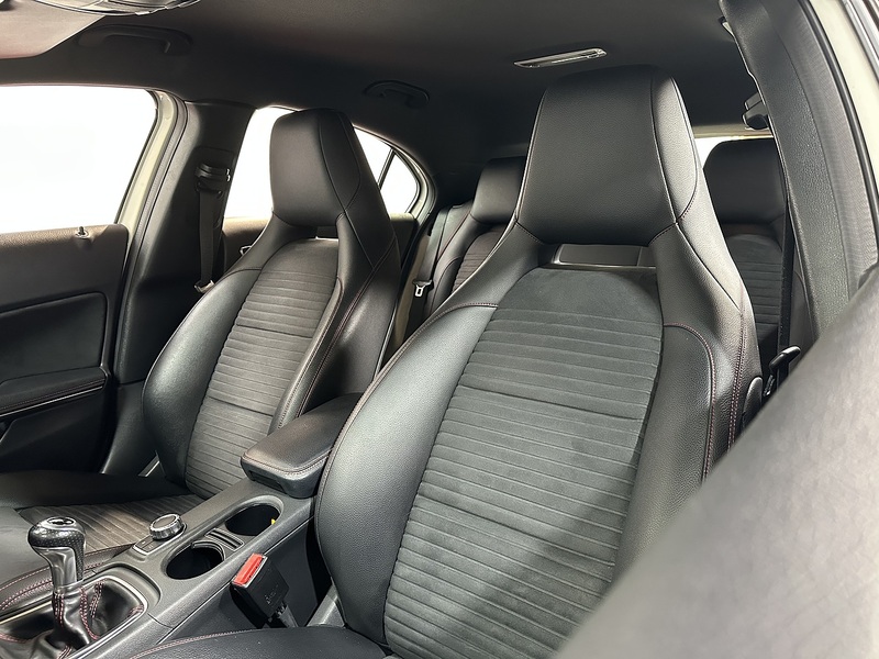 Mercedes-Benz A Class A180d AMG Line - U1401