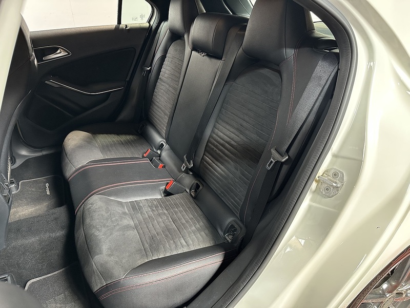 Mercedes-Benz A Class A180d AMG Line - U1401