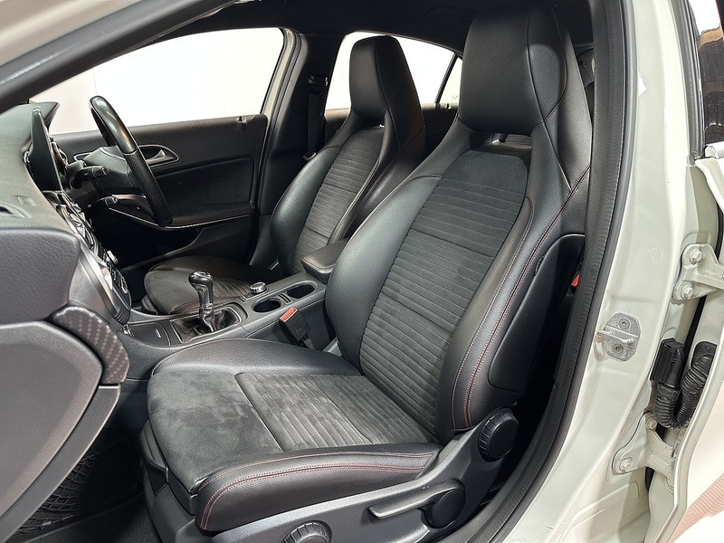 Mercedes-Benz A Class A180d AMG Line - U1401