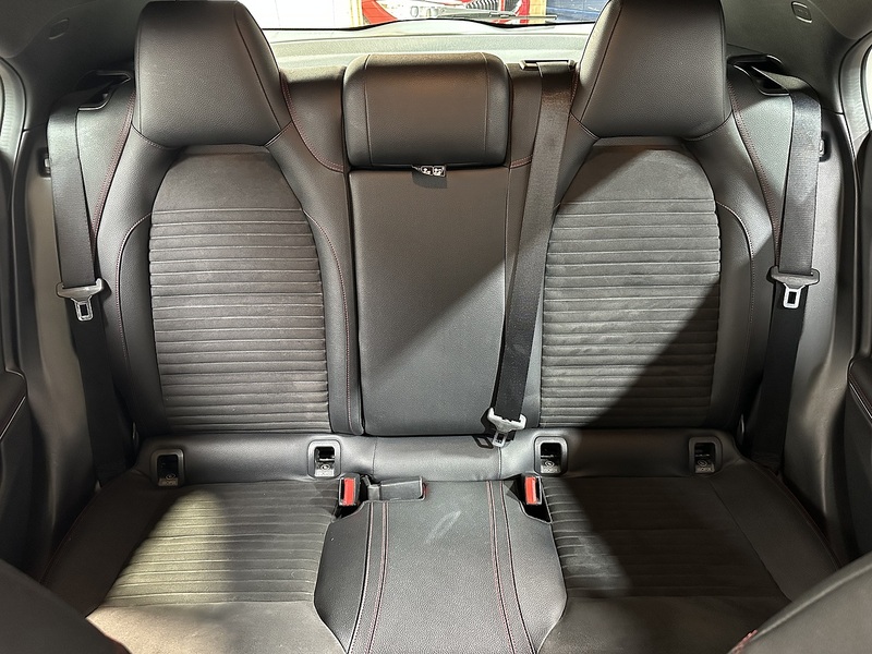 Mercedes-Benz A Class A180d AMG Line - U1401