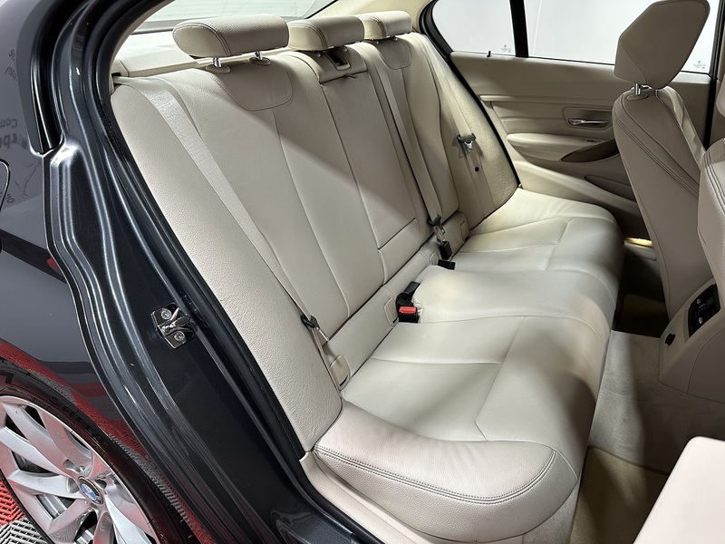 BMW 3 Series 328i Modern - U1404