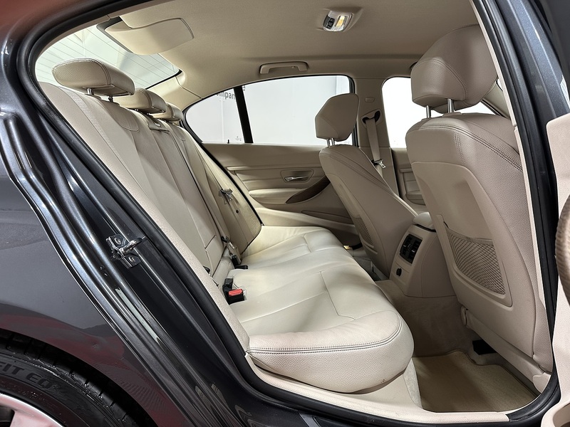 BMW 3 Series 328i Modern - U1404