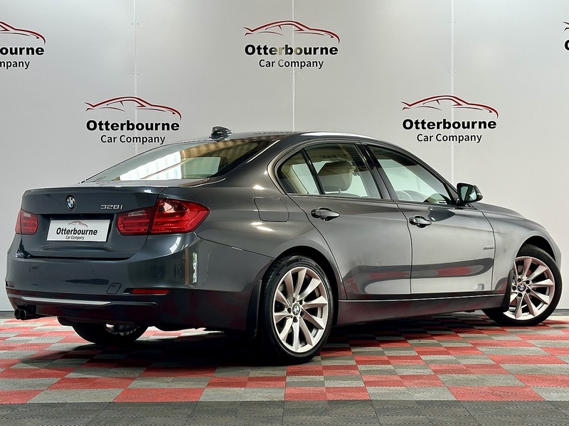 BMW 3 Series 328i Modern - U1404