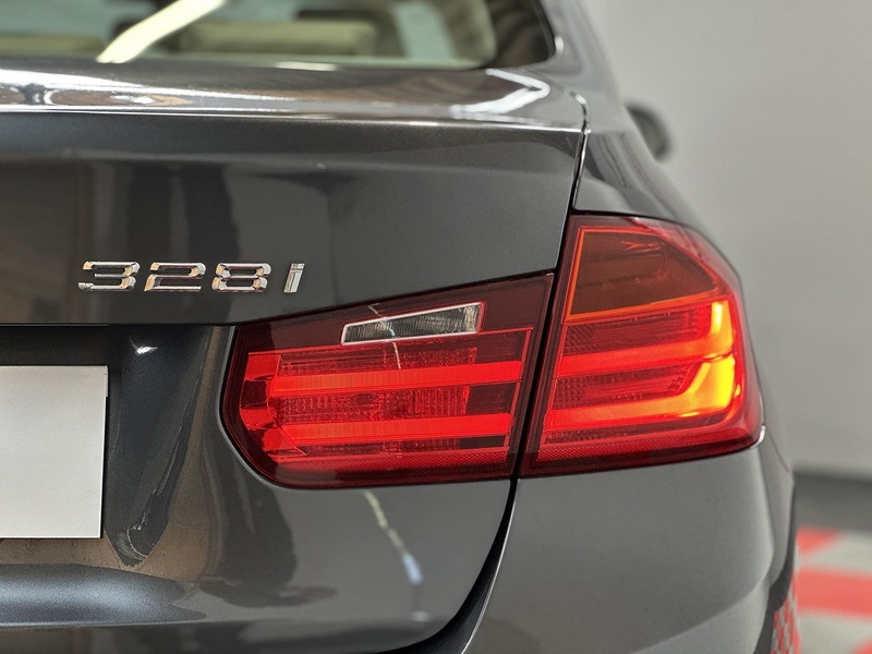 BMW 3 Series 328i Modern - U1404