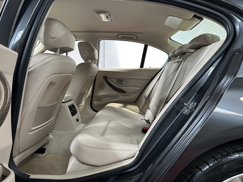 BMW 3 Series 328i Modern - U1404