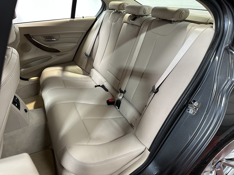 BMW 3 Series 328i Modern - U1404