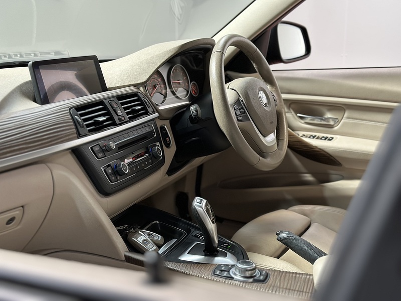 BMW 3 Series 328i Modern - U1404