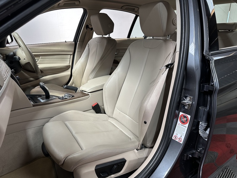BMW 3 Series 328i Modern - U1404
