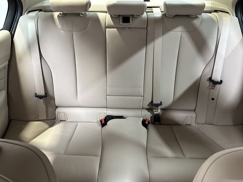 BMW 3 Series 328i Modern - U1404