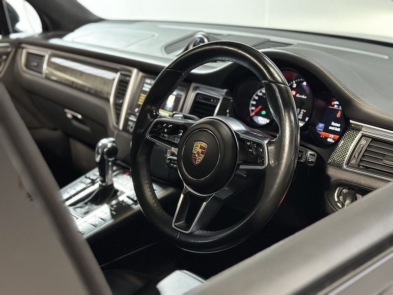 Porsche Macan T V6 Turbo - U1427