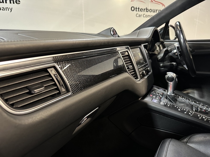 Porsche Macan T V6 Turbo - U1427