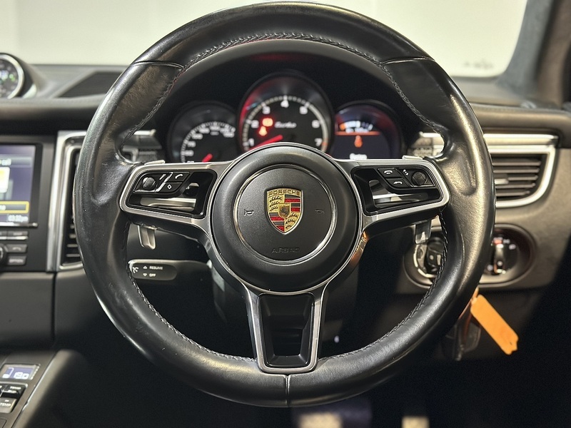Porsche Macan T V6 Turbo - U1427