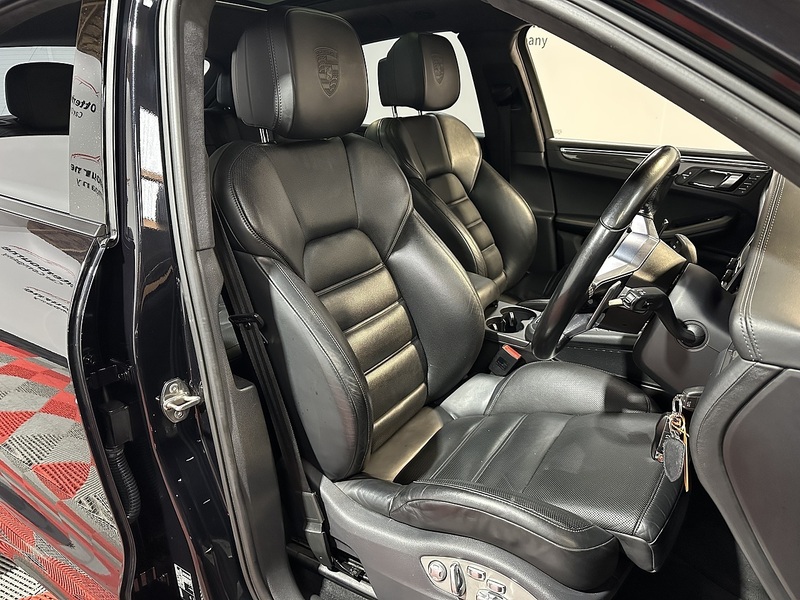 Porsche Macan T V6 Turbo - U1427