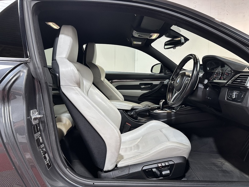 BMW M4 BiTurbo Competition - U1439