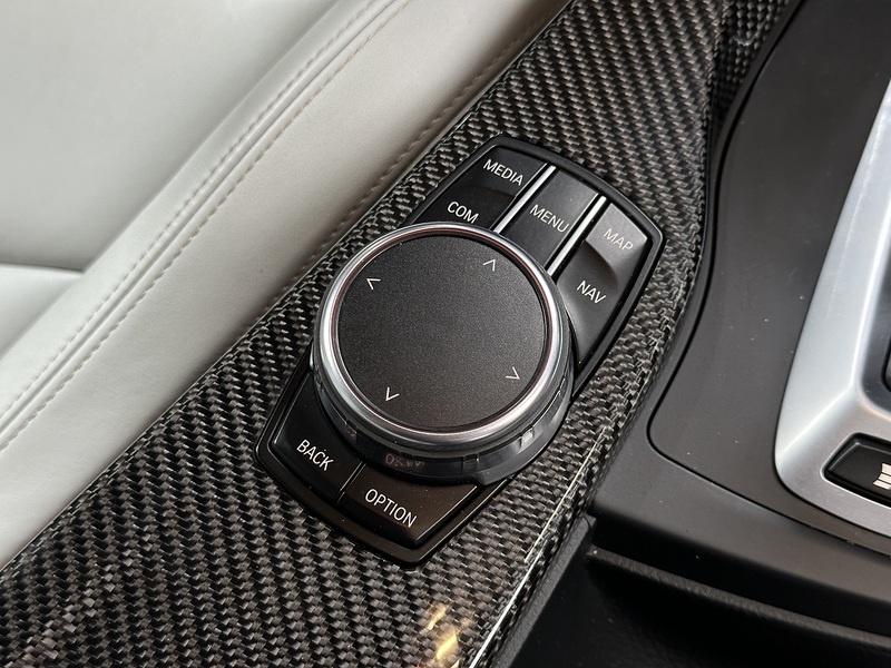 BMW M4 BiTurbo Competition - U1439