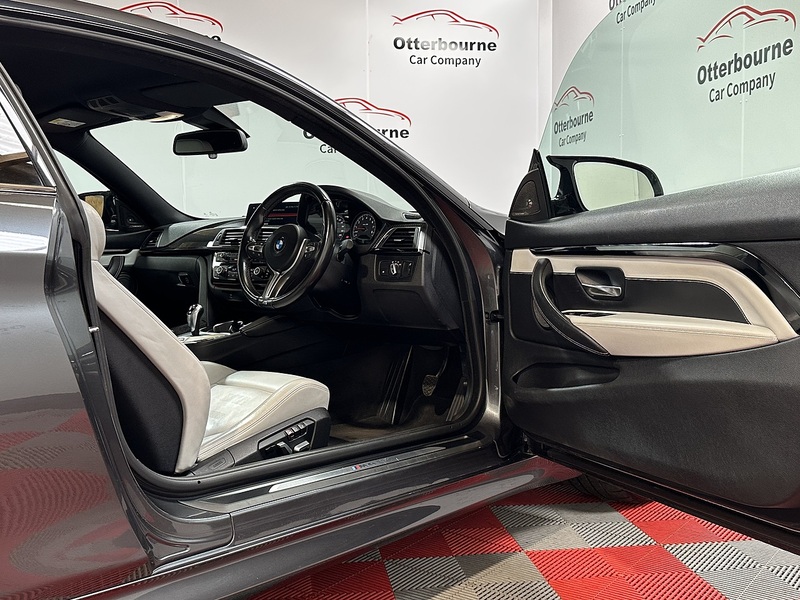 BMW M4 BiTurbo Competition - U1439