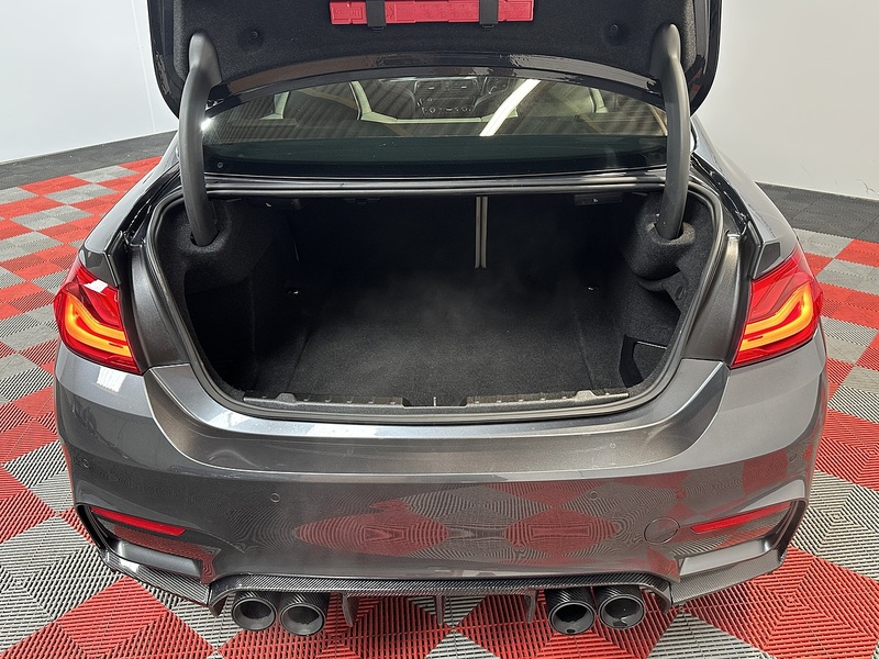 BMW M4 BiTurbo Competition - U1439