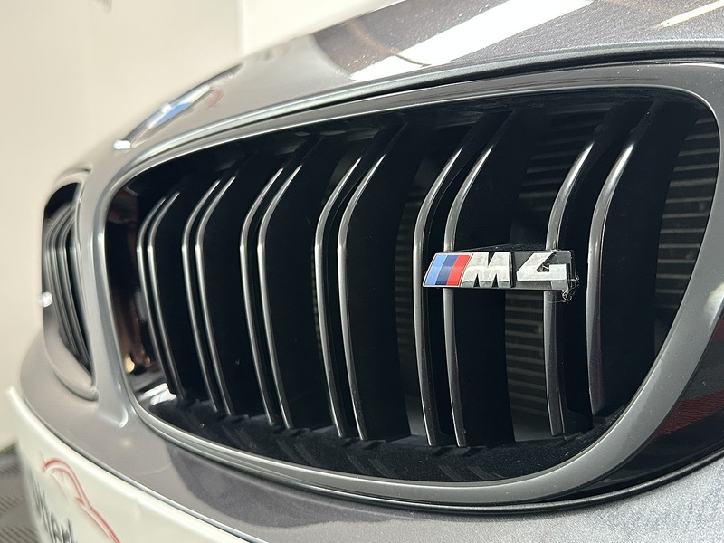 BMW M4 BiTurbo Competition - U1439