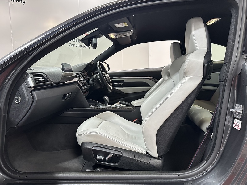 BMW M4 BiTurbo Competition - U1439