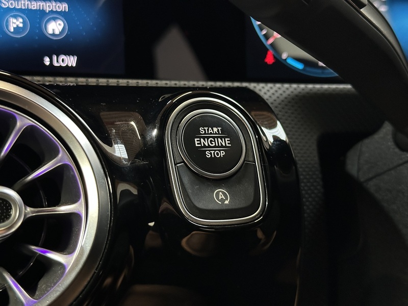 Mercedes-Benz A Class A180d Sport - U1443