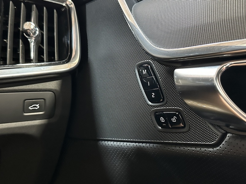Volvo V90 D5 PowerPulse R-Design Pro - U1444