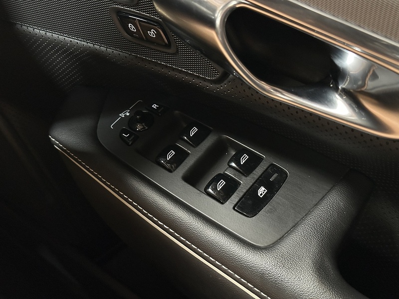 Volvo V90 D5 PowerPulse R-Design Pro - U1444