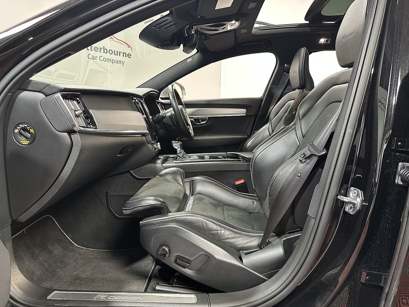 Volvo V90 D5 PowerPulse R-Design Pro - U1444