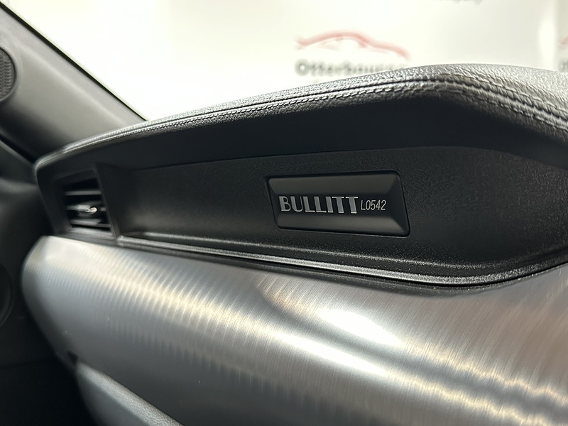 Ford Mustang V8 Bullitt - U1452