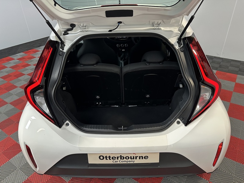 Toyota Aygo X VVT-i Pure - U1476