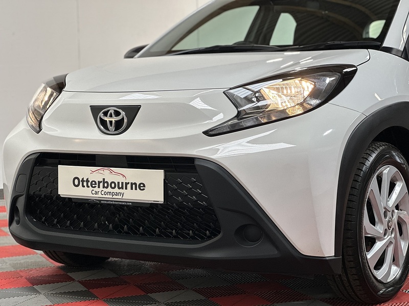 Toyota Aygo X VVT-i Pure - U1476