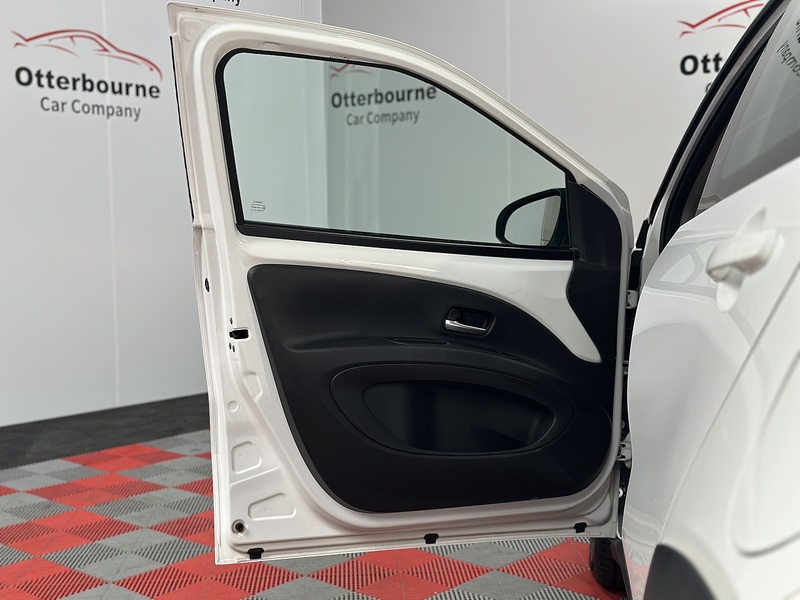 Toyota Aygo X VVT-i Pure - U1476