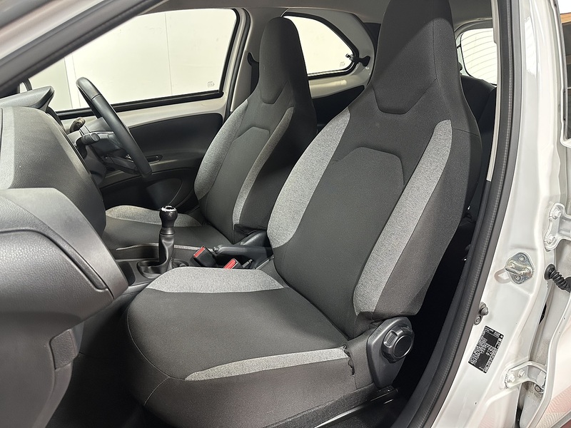 Toyota Aygo X VVT-i Pure - U1476