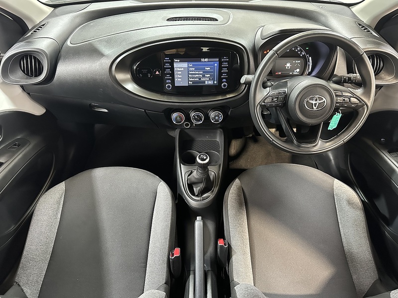 Toyota Aygo X VVT-i Pure - U1476