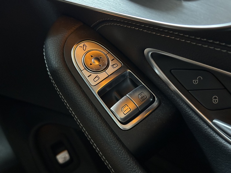 Mercedes-Benz C Class C300 AMG Line - U1484
