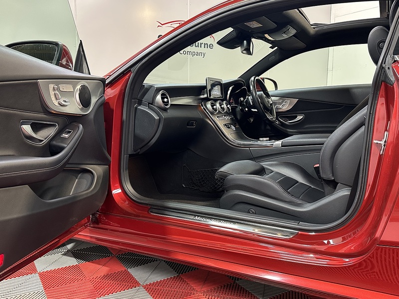 Mercedes-Benz C Class C300 AMG Line - U1484