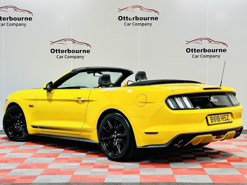 Ford Mustang V8 GT Shadow Edition - U1493