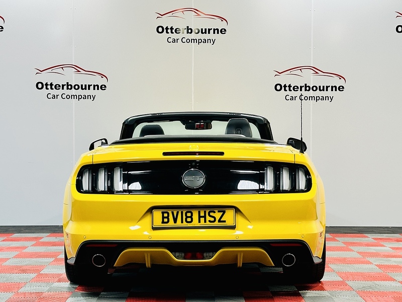 Ford Mustang V8 GT Shadow Edition - U1493