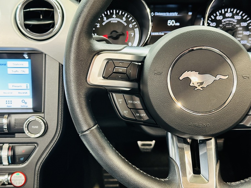 Ford Mustang V8 GT Shadow Edition - U1493