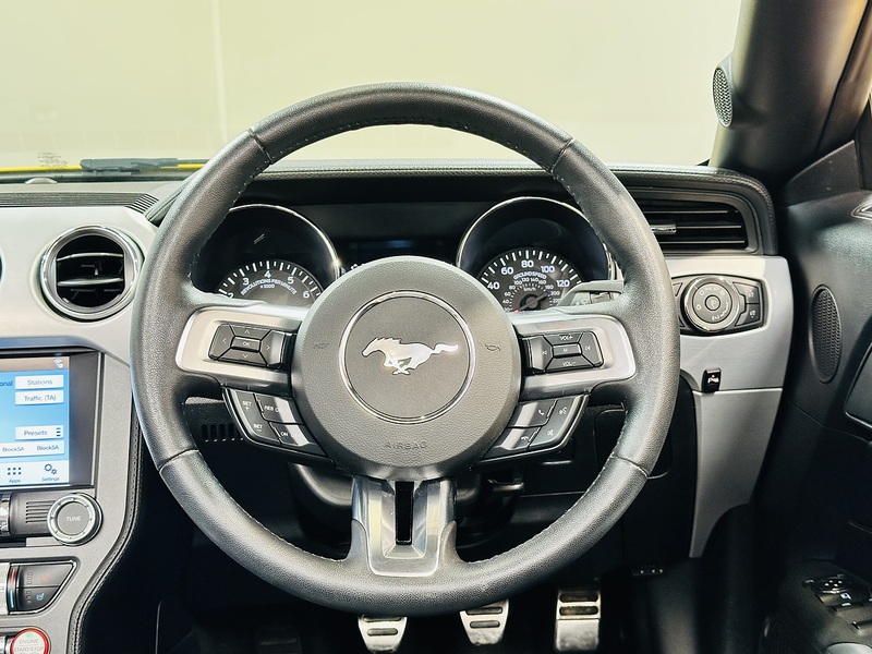Ford Mustang V8 GT Shadow Edition - U1493