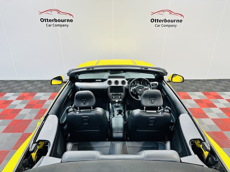 Ford Mustang V8 GT Shadow Edition - U1493