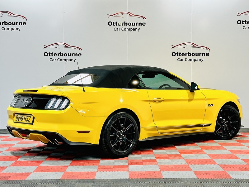 Ford Mustang V8 GT Shadow Edition - U1493