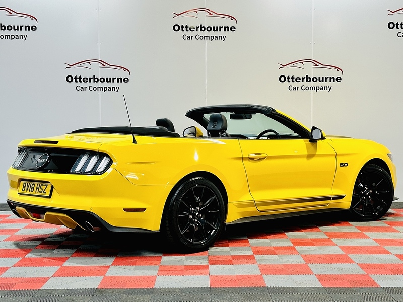 Ford Mustang V8 GT Shadow Edition - U1493