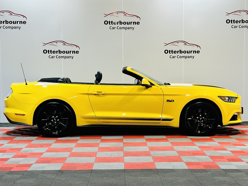 Ford Mustang V8 GT Shadow Edition - U1493