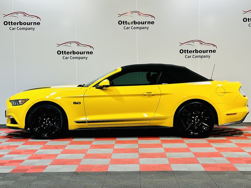 Ford Mustang V8 GT Shadow Edition - U1493