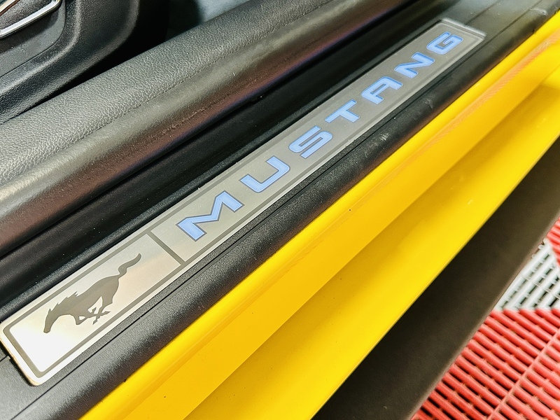 Ford Mustang V8 GT Shadow Edition - U1493