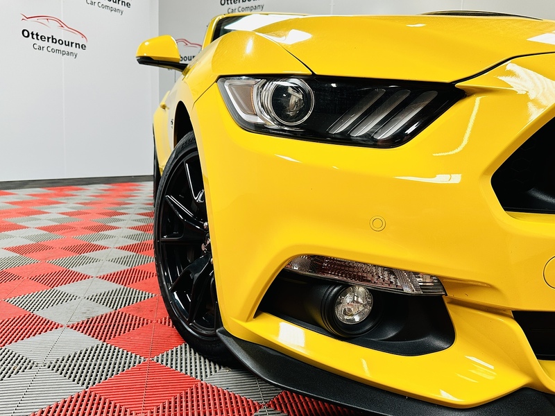 Ford Mustang V8 GT Shadow Edition - U1493