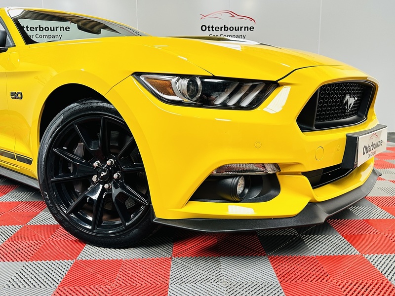 Ford Mustang V8 GT Shadow Edition - U1493