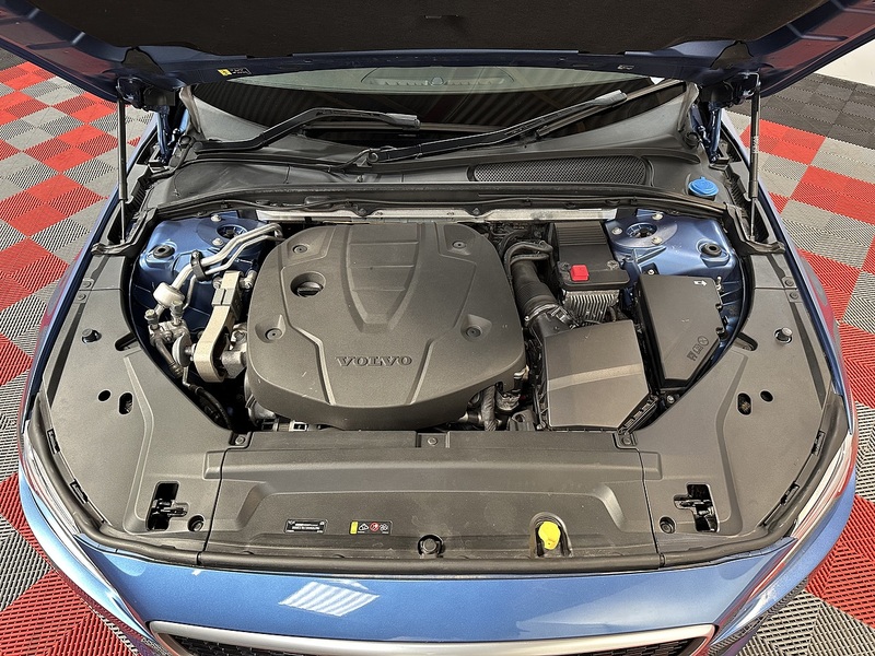 Volvo V90 D4 R-Design - U1503